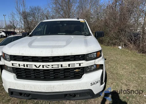 2021 Chevrolet Silverado 1500 4Wd Standard Bed Custom z USA, uszkodzony, nr VIN 1GCRYBEH8MZ102769